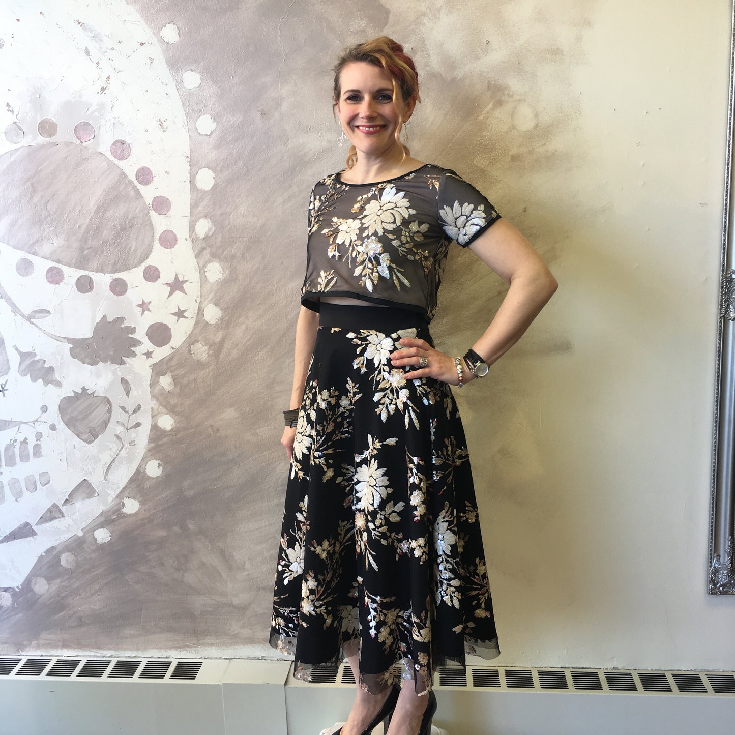 Model wears size M and is 5'5" tall