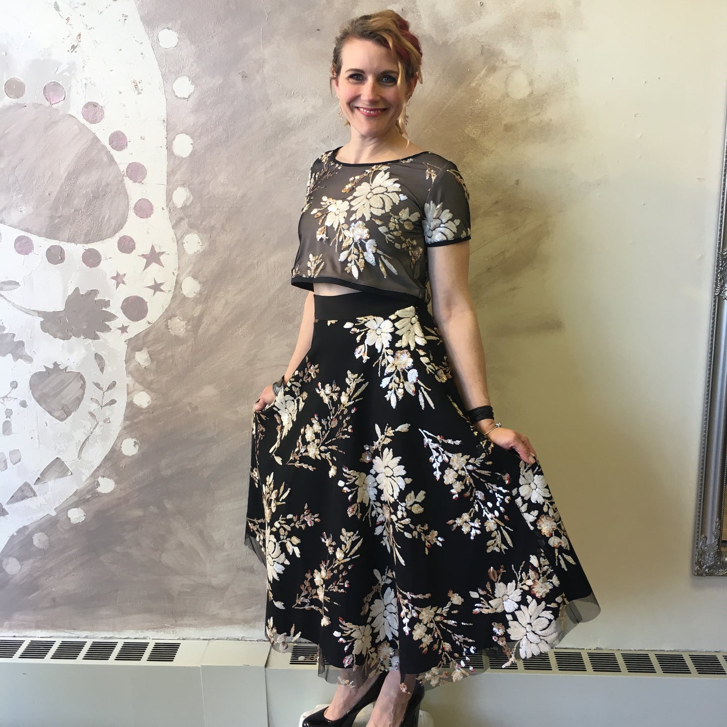 Model wears size M and is 5'5" tall