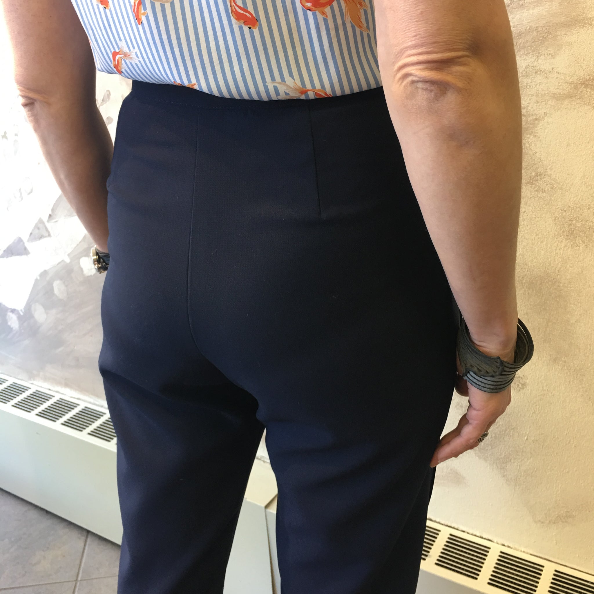 Model wears size M and is 5'5" tall