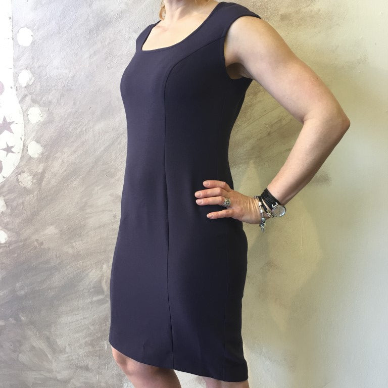 Liz T dress, aubergine. Model wears a M and is 5'5" tall